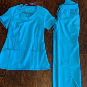 Cherokee Infinity Scrub Set